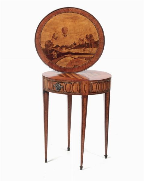 Tavolino rotondo in legno impiallacciato ed intarsiato, XIX secolo  - Asta Antiquariato - Associazione Nazionale - Case d'Asta italiane