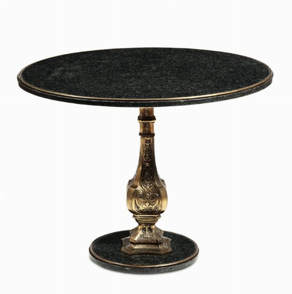 Tavolo circolare in marmo nero e metallo dorato, XIX-XX secolo  - Asta Antiquariato - Associazione Nazionale - Case d'Asta italiane