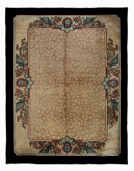 Particolare tappeto Pechino, Cina inizio XX secolo  - Asta Antiquariato - Associazione Nazionale - Case d'Asta italiane