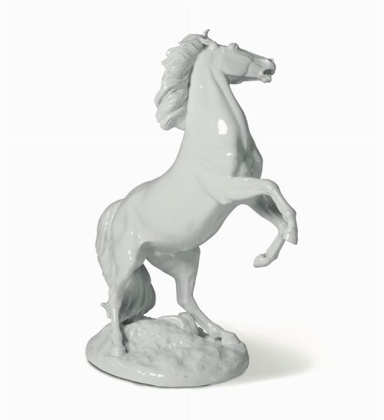 Scultura Cavallo Maestoso Meissen, 1949 circa Modello di Erich Oehme (1889-1970)  - Asta Antiquariato - Associazione Nazionale - Case d'Asta italiane