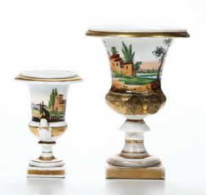 Due vasetti bianco e oro diversi con scene dipinte in policromia  - Asta Antiquariato - Associazione Nazionale - Case d'Asta italiane