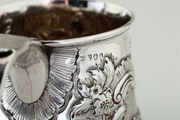 Boccale in argento, Newcastle, 1801, orafo Dorothy Langlands, marchio DL replicato sul manico  - Asta Argenti da Collezione - Associazione Nazionale - Case d'Asta italiane
