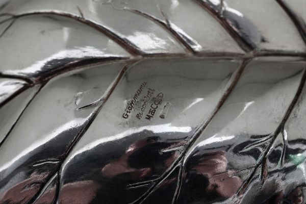 Due ciotole in argento a foggia di foglie. Gianmaria Buccellati, Italia XX-XXI secolo  - Asta Argenti da Collezione, XX Secolo - Associazione Nazionale - Case d'Asta italiane