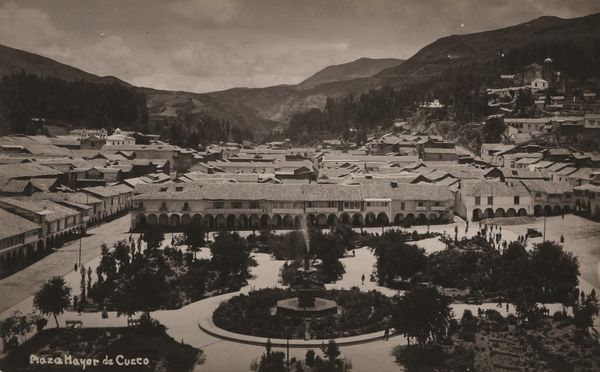 MARTIN CHAMBI : Plaza Major de Cuzco, Perù  - Asta ASTA DI FOTOGRAFIA e OPERE D'ARTE SU CARTA - Associazione Nazionale - Case d'Asta italiane