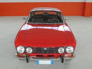 Alfa Romeo : Alfa Romeo 2000 GT Veloce (Bertone)  - Asta Automobili da collezione - Associazione Nazionale - Case d'Asta italiane