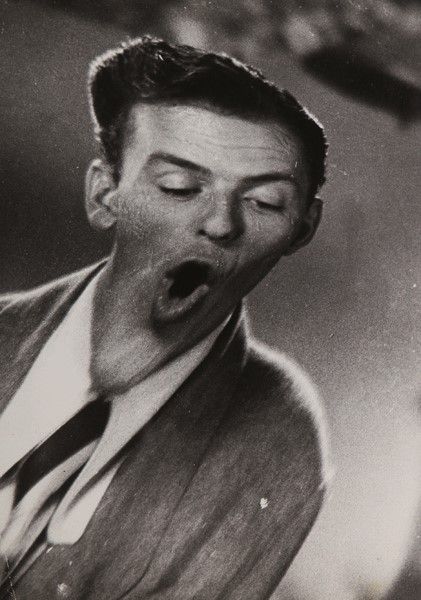 Arthur Fellig WEEGEE : Frank Sinatra  - Asta Fotografia - Associazione Nazionale - Case d'Asta italiane