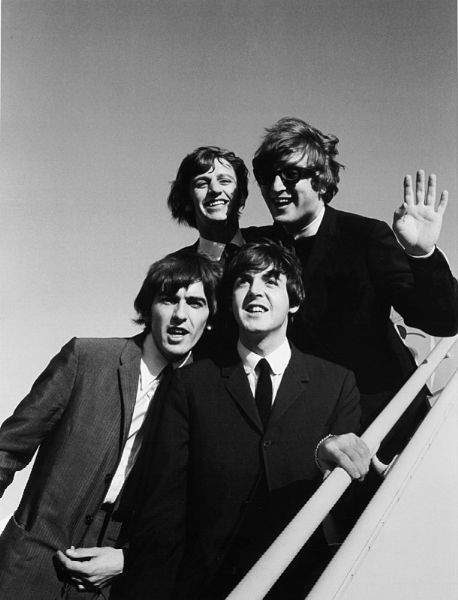 Bill Ray : The Beatles at the J.F.K. Airport, New York City  - Asta Fotografia - Associazione Nazionale - Case d'Asta italiane
