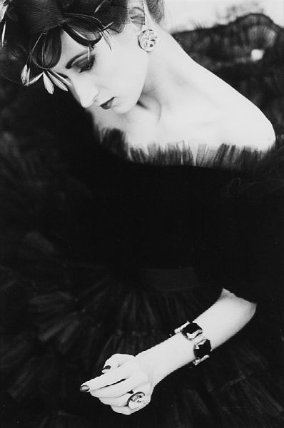 David Seidner : Violetta in Yves Saint Laurent  - Asta Fotografia - Associazione Nazionale - Case d'Asta italiane