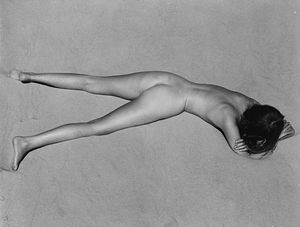 Edward Weston - Nude on sand