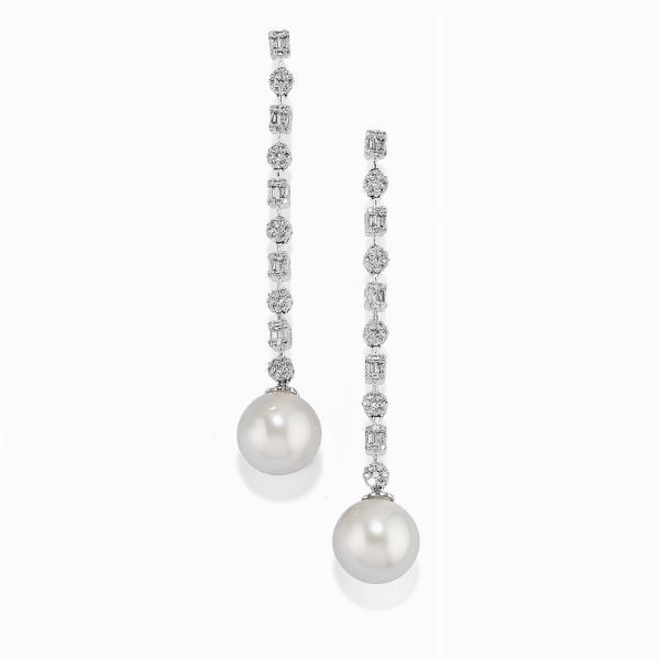 Orecchini con perle coltivate e diamanti  - Asta Gioielli, Orologi, Argenti, Monete - Associazione Nazionale - Case d'Asta italiane