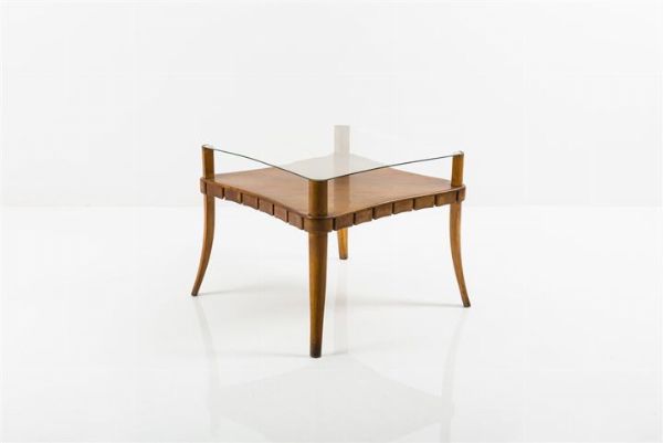 BUFFA PAOLO  attribuito : Tavolino in legno con fascia scolpita  piano in vetro molato. Anni '50 cm 66x77x77  - Asta Asta 155 - Design - Associazione Nazionale - Case d'Asta italiane