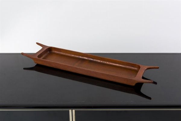 ANRI FORM : Vassoio in legno di teak. Anni '70 cm 5x72x15  - Asta Asta 155 - Design - Associazione Nazionale - Case d'Asta italiane
