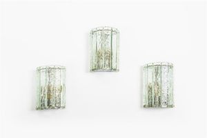 FONTANA ARTE - Tre appliques in ottone nichelato e cristallo scalpellato. Prod. Fontana Arte anni '60 cm 27x21x10