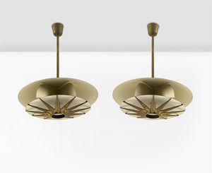 PRODUZIONE ITALIANA - Coppia di lampadari in metallo laccato e ottone. Anni '50 cm 84x65
