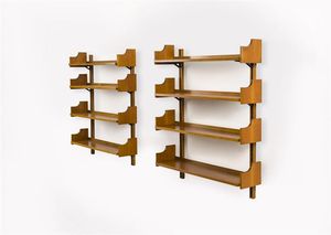 PRODUZIONE ITALIANA - Coppia di librerie a parete con struttura e tre ripiani in legno. Anni '50 cm 133x112x26