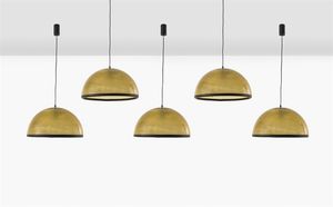 LUCI - MILANO - Lotto di cinque lampade sospensione in metallo e  metallo verniciato  diffusori in vetro resina. Anni '70 diam  [..]