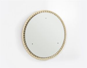 PRODUZIONE ITALIANA - Grande specchio retroilluminato con cornice in legno laccato. Anni '50 diam cm 129