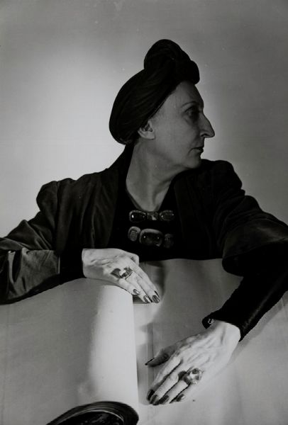 Horst Horst P. : Edith Sitwell, New York, 1948  - Asta Fotografia - Associazione Nazionale - Case d'Asta italiane