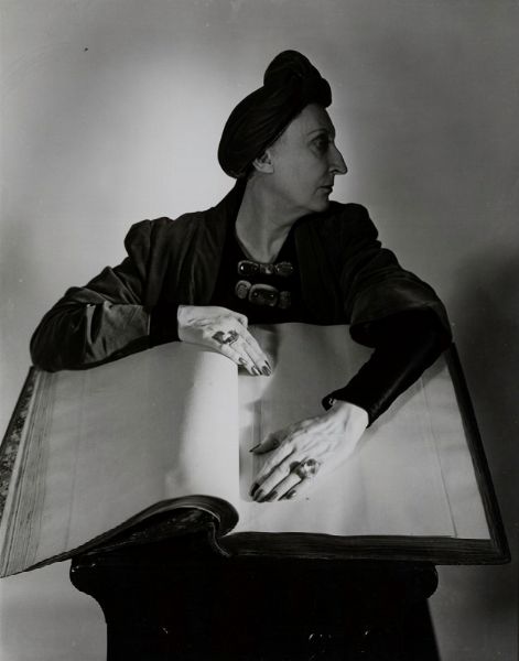 Horst Horst P. : Edith Sitwell, New York, 1948  - Asta Fotografia - Associazione Nazionale - Case d'Asta italiane