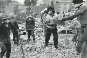 Meiselas Susan - Mexico, earthquake, 1985