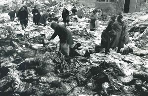 Pinkhassov Gueorgui - A Leninakan cotton factory destroyed by the quake, the New Year arrives. 1 January, 1989