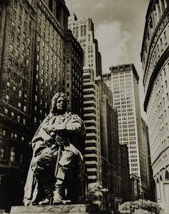 Abbott Berenice : De Peyster Statue, Bowling Green, Manhattan, 1936  - Asta Fotografia - Associazione Nazionale - Case d'Asta italiane