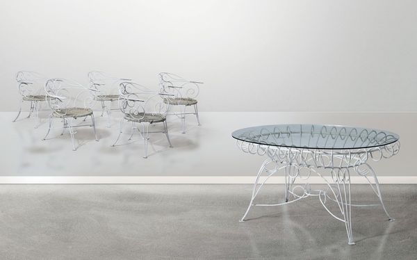 Set da giardino composto da tavolo e cinque sedie con braccioli, struttura in metallo laccato e piano in vetro.  - Asta Design - Associazione Nazionale - Case d'Asta italiane