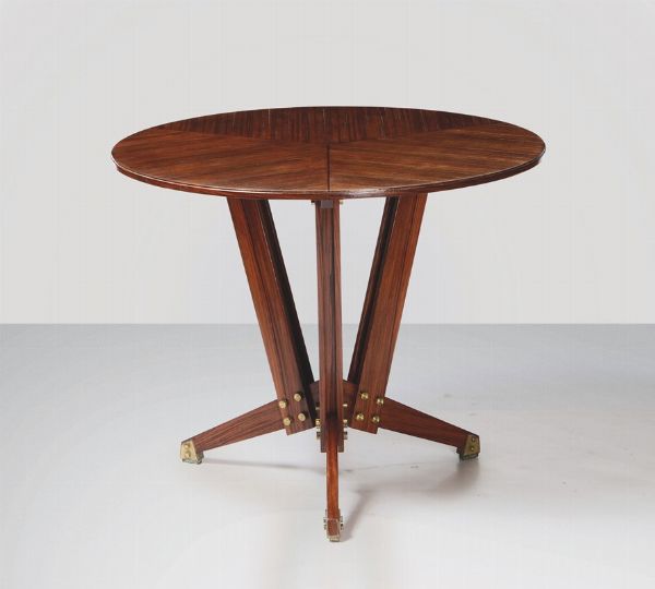 Tavolo con struttura in legno e dettagli in ottone.  - Asta Design - Associazione Nazionale - Case d'Asta italiane