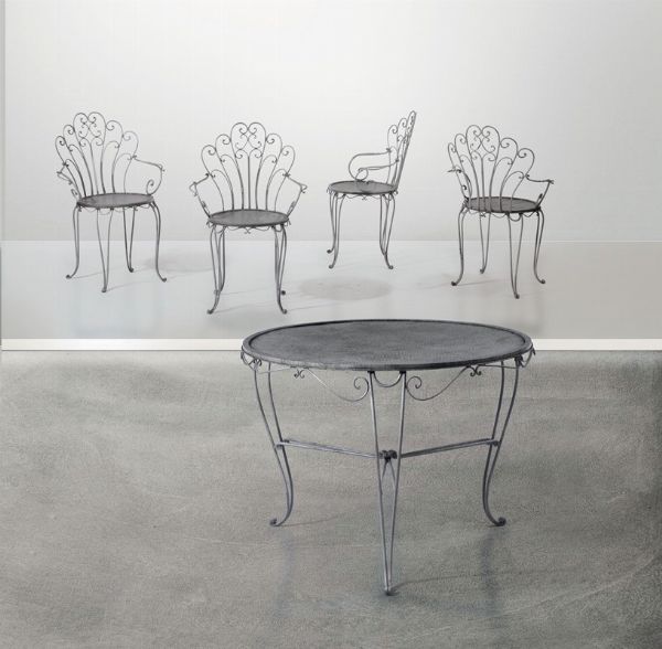 Set da giardino composto da quattro sedie e un tavolo con struttura in metallo laccato.  - Asta Design - Associazione Nazionale - Case d'Asta italiane