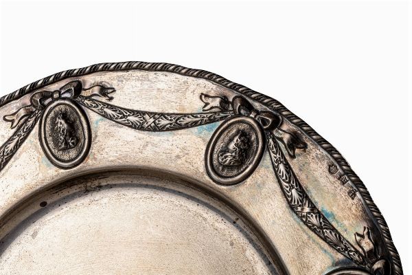 Piatto in argento di gusto Luigi XVI  - Asta Dipinti Antichi e Arte del XIX Secolo - Associazione Nazionale - Case d'Asta italiane
