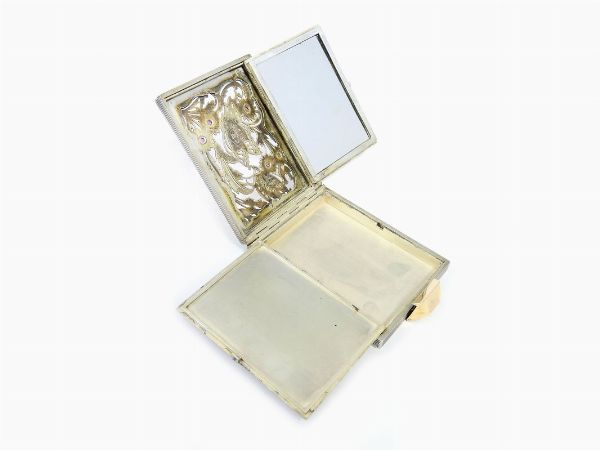 Scatola portacipria Boucheron in argento, oro giallo e rubini  - Asta Gioielli e Orologi - II - Associazione Nazionale - Case d'Asta italiane
