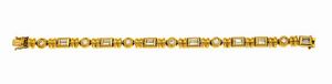 BRACCIALE - Peso gr 30 9 Lunghezza cm 17 in oro giallo con diamanti taglio baguette e rotondo per totali ct 3 0 ca  probabile  [..]