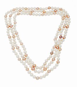 LUNGA COLLANA - Lunghezza cm 140 composta da un filo di perle di acqua dolce nei toni del rosa e del bianco