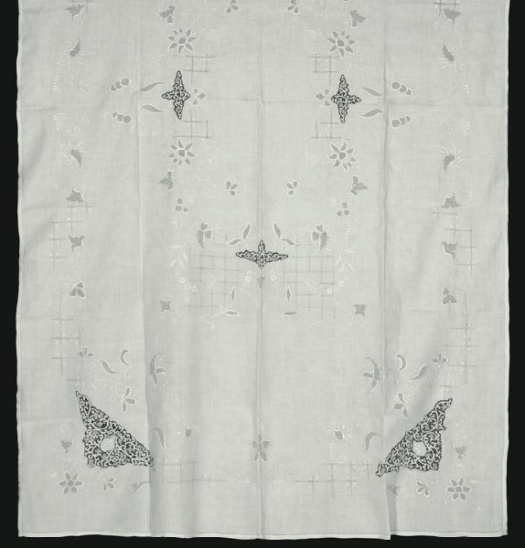 Tovaglia bianca in lino, Italia XX secolo  - Asta L'Art de la Table - Associazione Nazionale - Case d'Asta italiane