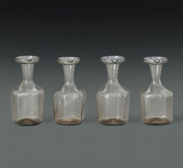 Due ampolle per olio e due per aceto Murano, probabilmente Venini, 1930 circa  - Asta L'Art de la Table - Associazione Nazionale - Case d'Asta italiane