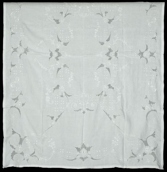 Tovaglia bianca in lino con otto tovaglioli, Italia XX secolo  - Asta L'Art de la Table - Associazione Nazionale - Case d'Asta italiane