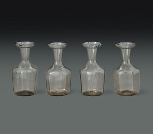 Due ampolle per olio e due per aceto Murano, probabilmente Venini, 1930 circa  - Asta L'Art de la Table - Associazione Nazionale - Case d'Asta italiane