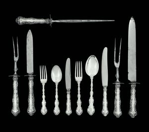 Servizio di posate in argento fuso e cesellato, Gorham, Inghilterra XX secolo  - Asta L'Art de la Table - Associazione Nazionale - Case d'Asta italiane