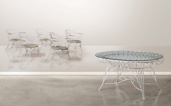 Set da giardino composto da tavolo e cinque sedie con braccioli, struttura in metallo laccato e piano in vetro.  - Asta Design Lab - Associazione Nazionale - Case d'Asta italiane