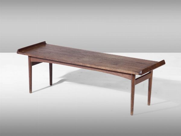 Tavolo basso con struttura in legno.  - Asta Design Lab - Associazione Nazionale - Case d'Asta italiane