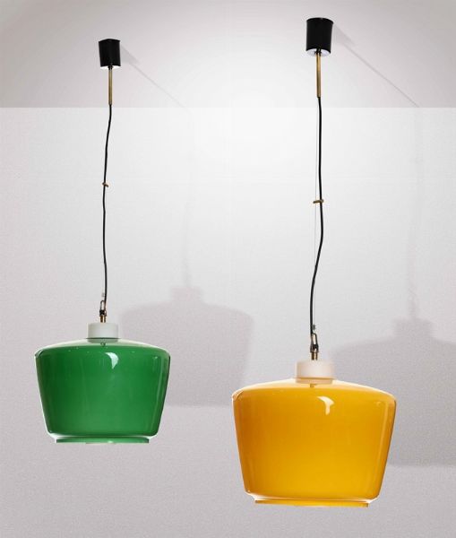 Due lampade a sospensione con struttura in metallo e diffusore in vetro di Murano.  - Asta Design Lab - Associazione Nazionale - Case d'Asta italiane