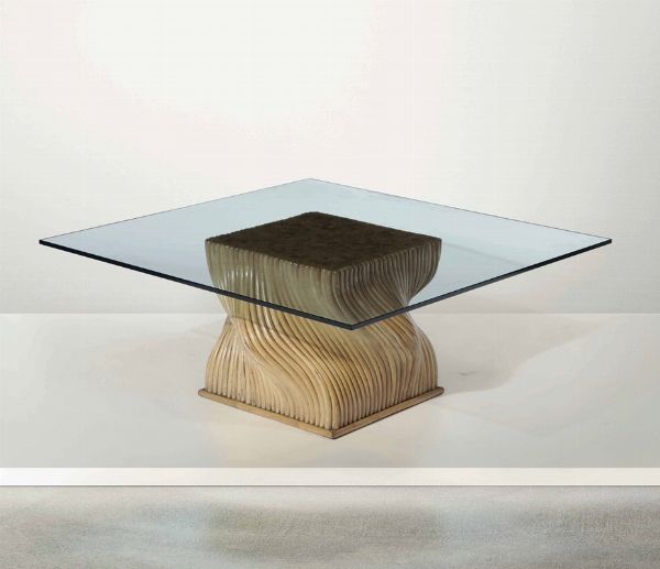 Tavolo basso con base in legno e piano in cristallo  - Asta Design Lab - Associazione Nazionale - Case d'Asta italiane