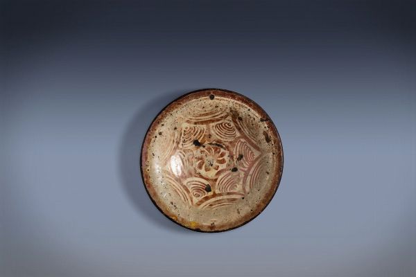 Piatto ispano-moresco in ceramica a lustro con motivi geometrici, secolo XVII  - Asta Incanti d'Arte - Associazione Nazionale - Case d'Asta italiane