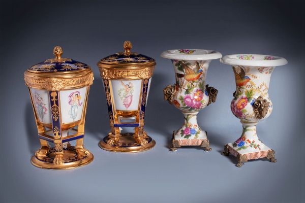 Due coppie di vasi in porcellana, secolo XX  - Asta Incanti d'Arte - Associazione Nazionale - Case d'Asta italiane