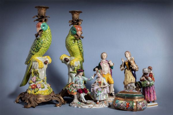 Lotto composto da sette oggetti in porcellana, secolo XX  - Asta Incanti d'Arte - Associazione Nazionale - Case d'Asta italiane