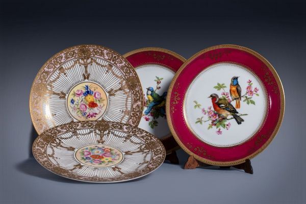 Due coppie di piatti in porcellana, secolo XX  - Asta Incanti d'Arte - Associazione Nazionale - Case d'Asta italiane
