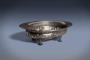 Vaso in argento 800, con volute e baccellature, secolo XX  - Asta Incanti d'Arte - Associazione Nazionale - Case d'Asta italiane