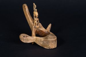 Arte oceania - Altarino con figura Yene, Batak Isole di Leti o Tanimbar