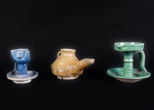 Arte Islamica - Tre lumi in ceramica invetriata Iran e Levante, XII - XIII secolo