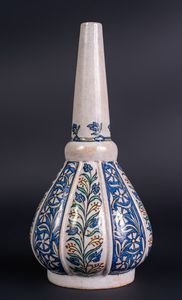 Arte Islamica - Aspersorio in ceramica in stile Kutahya  Europa, XIX secolo